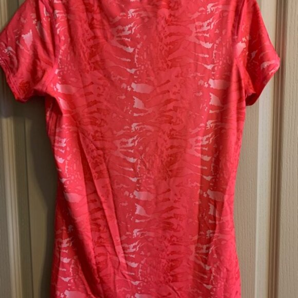 Under Armour Ladies Size S Fitted Heat Gear Cool, Light, Dry Active Wear T-Shirt - Picture 5 of 6
